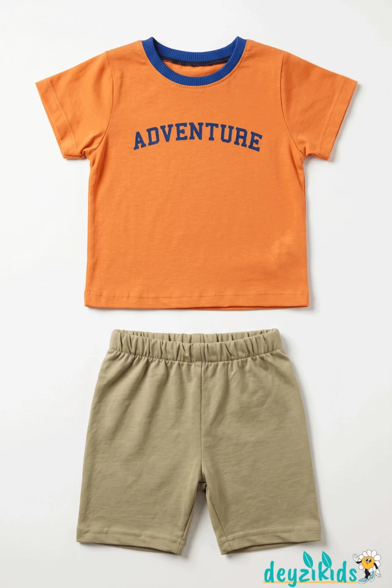 Adventure Baskılı Yuvarlak Bisiklet Yaka Kısa Kollu Esnek Kumaş Alt Üst Takım T-shirt Şort  6-9-12-18-24 Aylık 2-3-4-5-6 Yaş