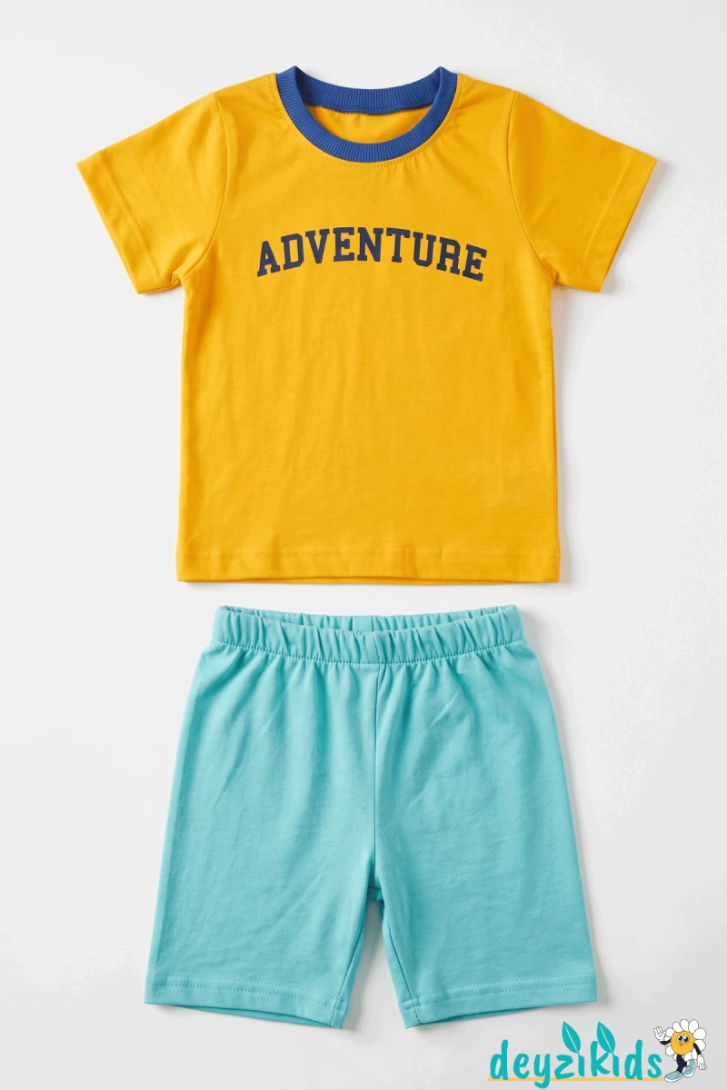 Adventure Baskılı Yuvarlak Bisiklet Yaka Kısa Kollu Esnek Kumaş Alt Üst Takım T-shirt Şort  6-9-12-18-24 Aylık 2-3-4-5-6 Yaş