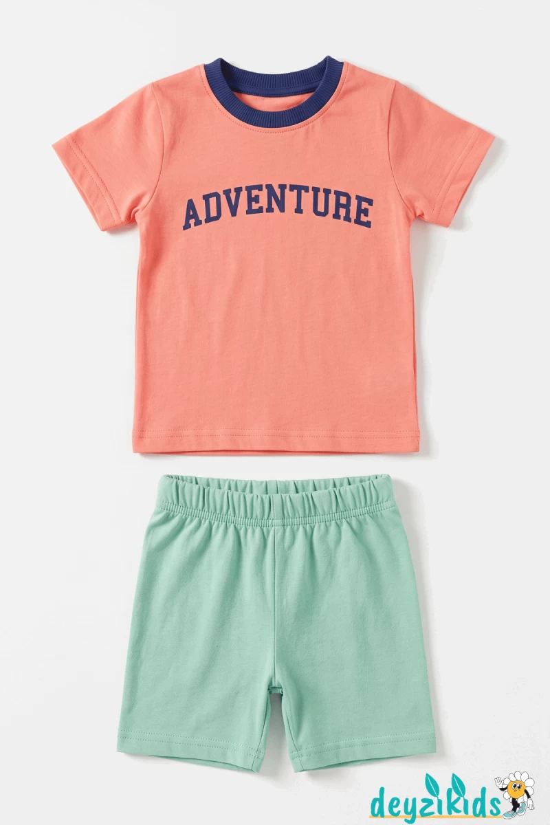 Adventure Baskılı Yuvarlak Bisiklet Yaka Kısa Kollu Esnek Kumaş Alt Üst Takım T-shirt Şort  6-9-12-18-24 Aylık 2-3-4-5-6 Yaş